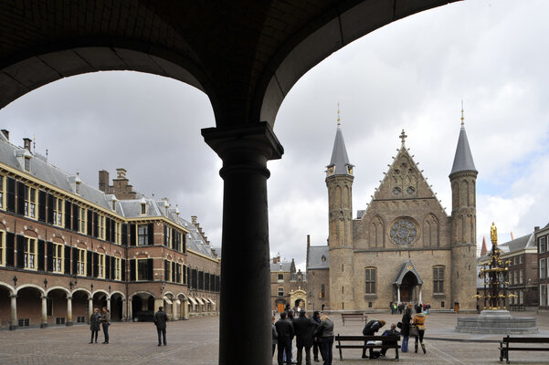Binnenhof met ridderzaal 02 foto bzk